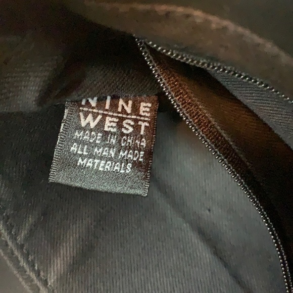 Nine West black leather medium size shoulder/sling bag - Picture 10 of 15